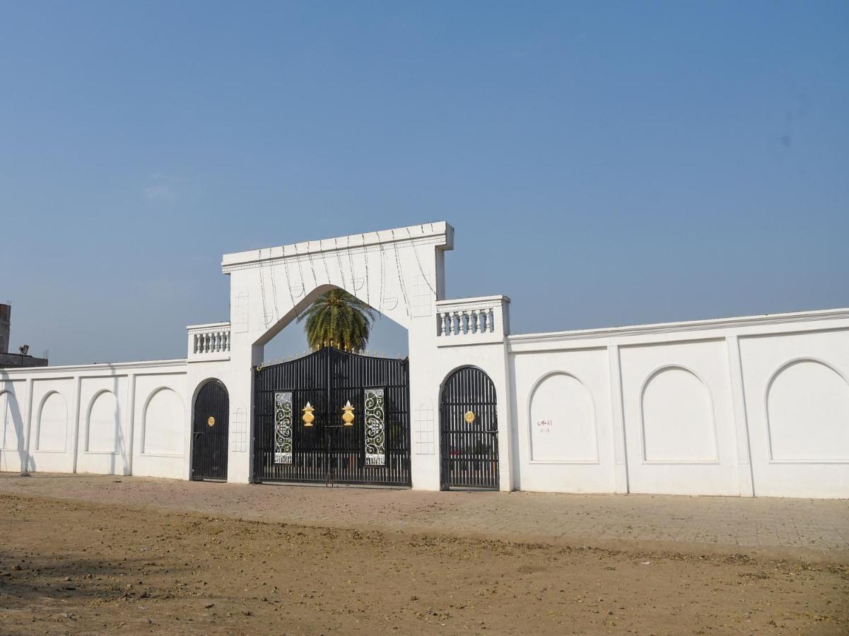 Oyo 77091 Mahaveer White House Palace Berasia Exterior photo